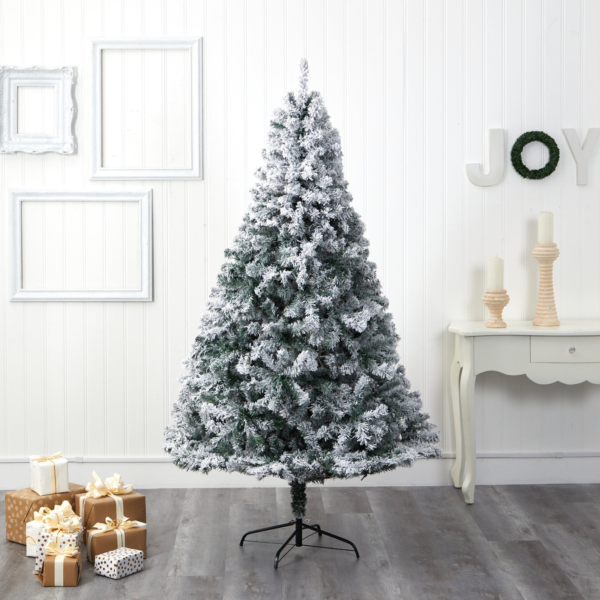 7' Flocked Rock Springs Spruce Artificial Christmas Tree with 800 Bendable Branches