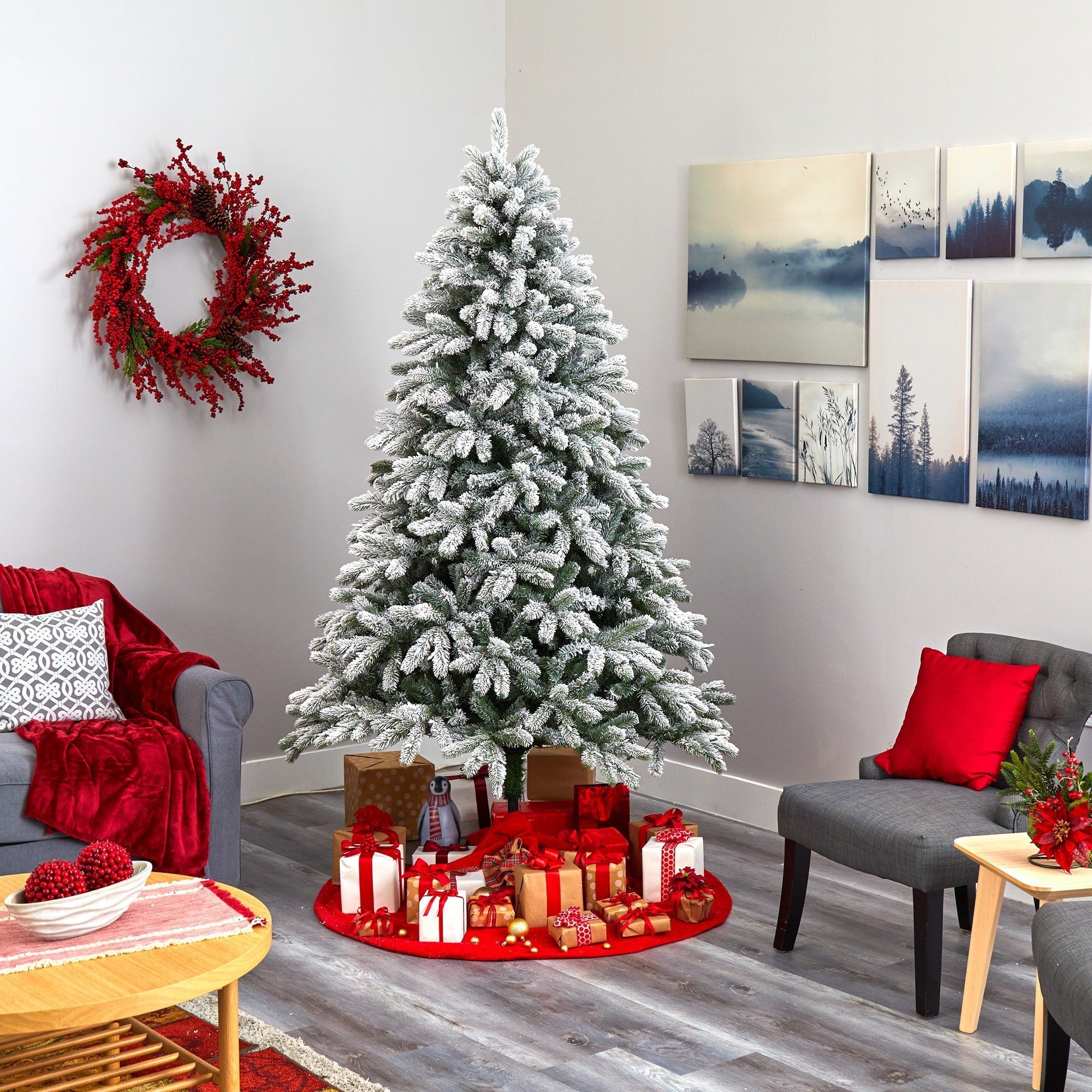 7.5’ Flocked South Carolina Spruce Artificial Christmas Tree with 600 Clear Lights and 1537 Bendable Branches