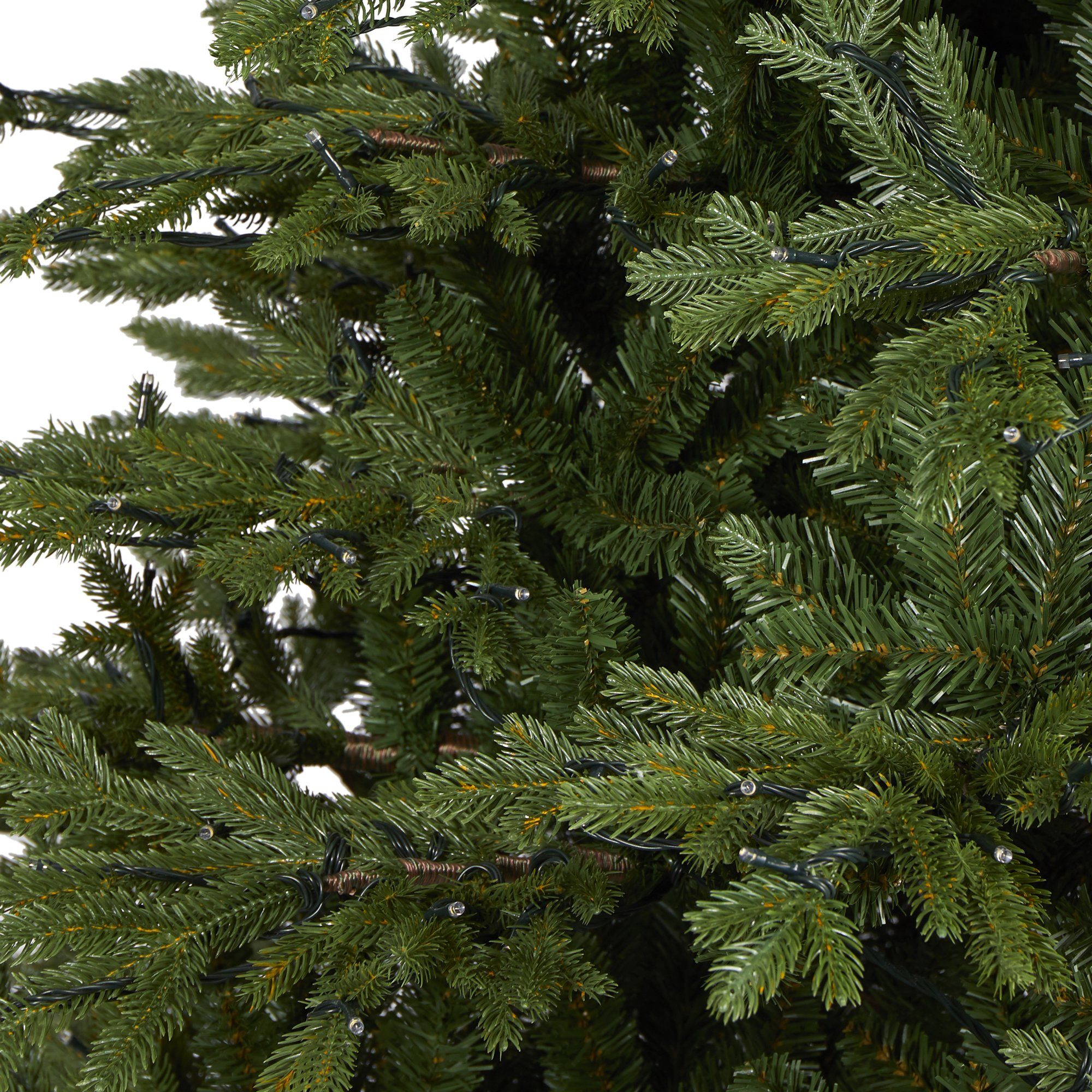 7.5’ Wyoming Spruce Artificial Christmas Tree with 650 Clear LED Lights and 1701 Bendable Branches